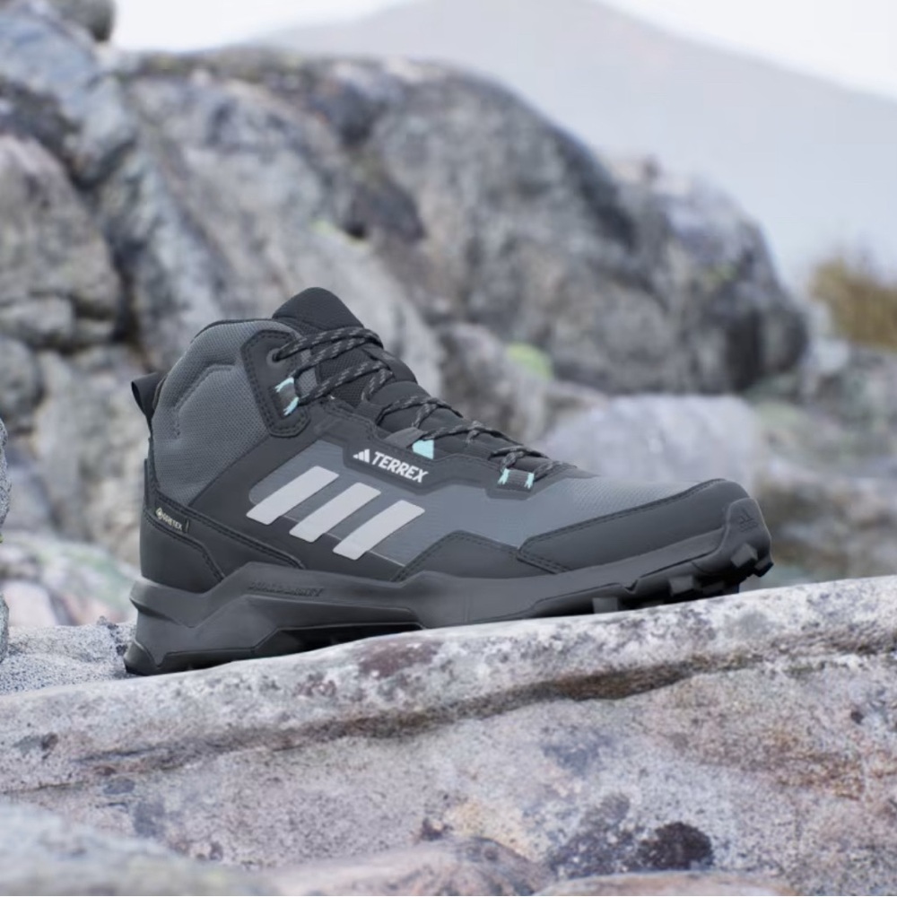 NEW Adidas Women’s Terrex AX4 Mid Gore -Tex Hiking Shoes Size 11.5